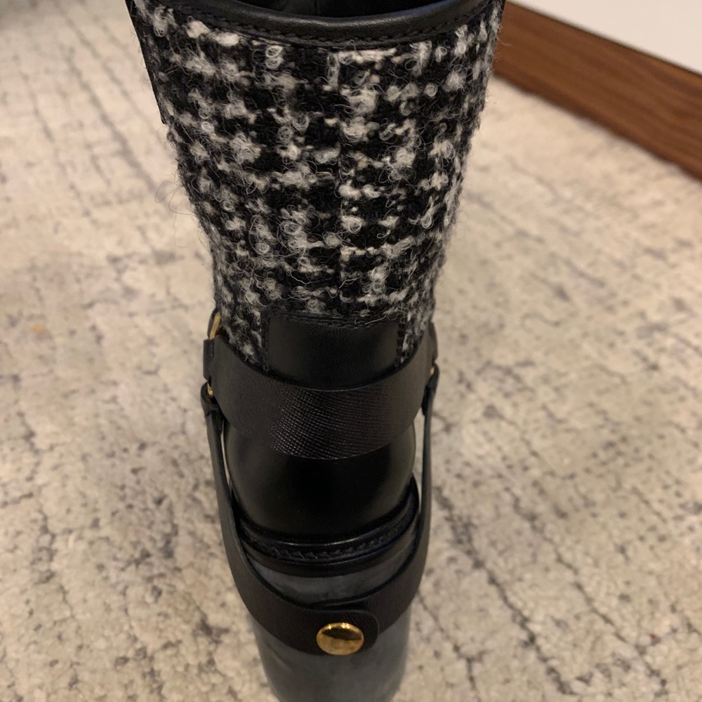 MONCLER boots 👢 - Picture 7 of 11